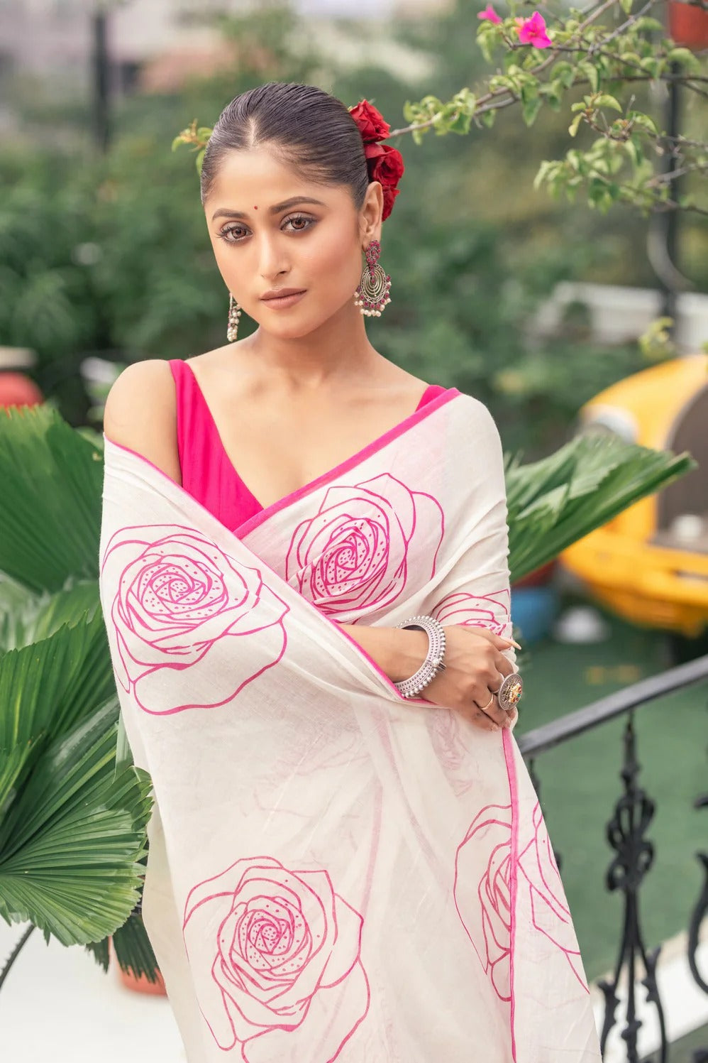 Elegant Off-White Linen Cotton Saree with Pink Digital Floral Printed Saree