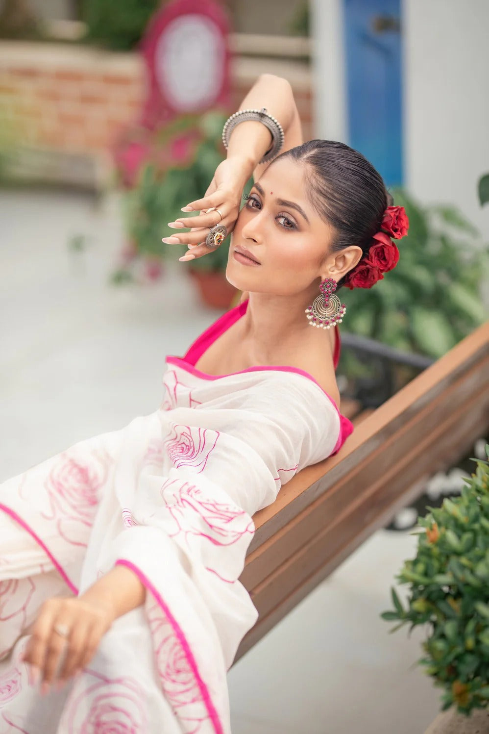 Elegant Off-White Linen Cotton Saree with Pink Digital Floral Printed Saree